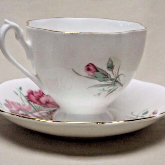 Queen Anne Fine Bone China England Floral Footed Tea Cup and Saucer - Picture 7 of 15